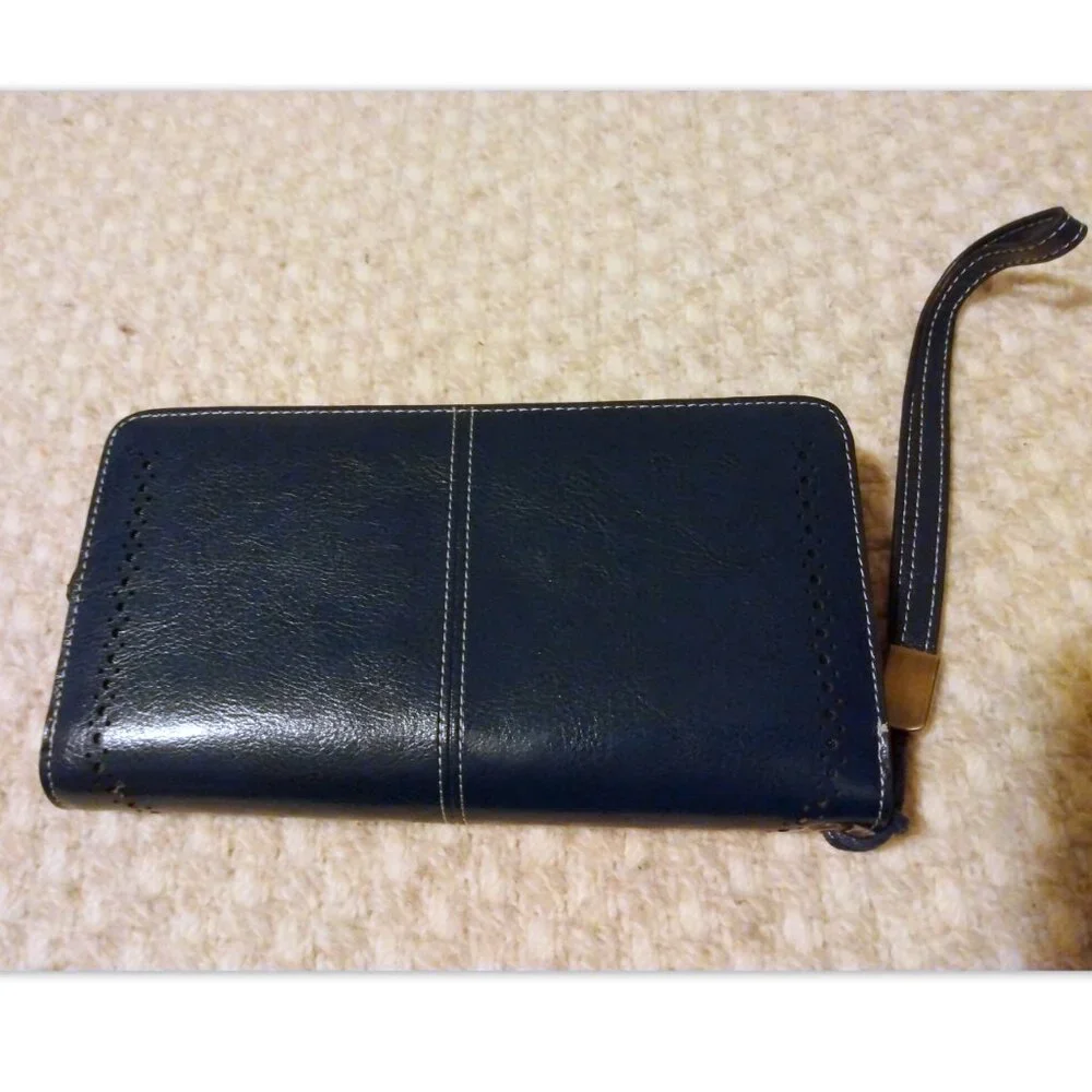 Sendefn Bi-Fold Wallet Quiet Luxury Minimalist Classic Modern Capsule Wardrobe